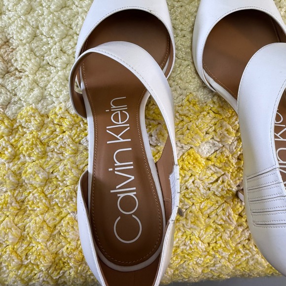 Calvin Klein Women White Leather Pointed Toe Stiletto Heel Pumps Shoes Size 10M - Picture 11 of 16